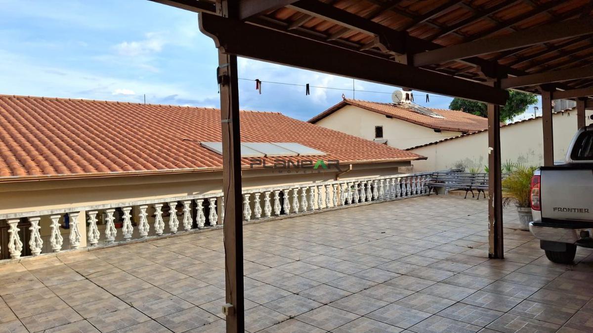 Casa, Industrial, 3 Quartos, 4 Vagas, 1 Suíte