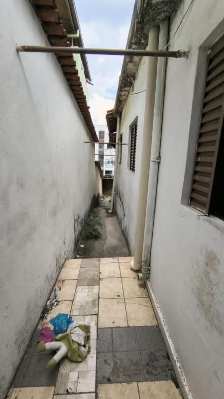 Casa, Industrial, 3 Quartos, 2 Vagas, 1 Suíte