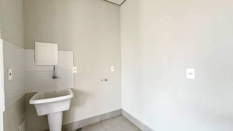 Cobertura, Centro, 2 Quartos, 0 Vaga, 4 Suítes