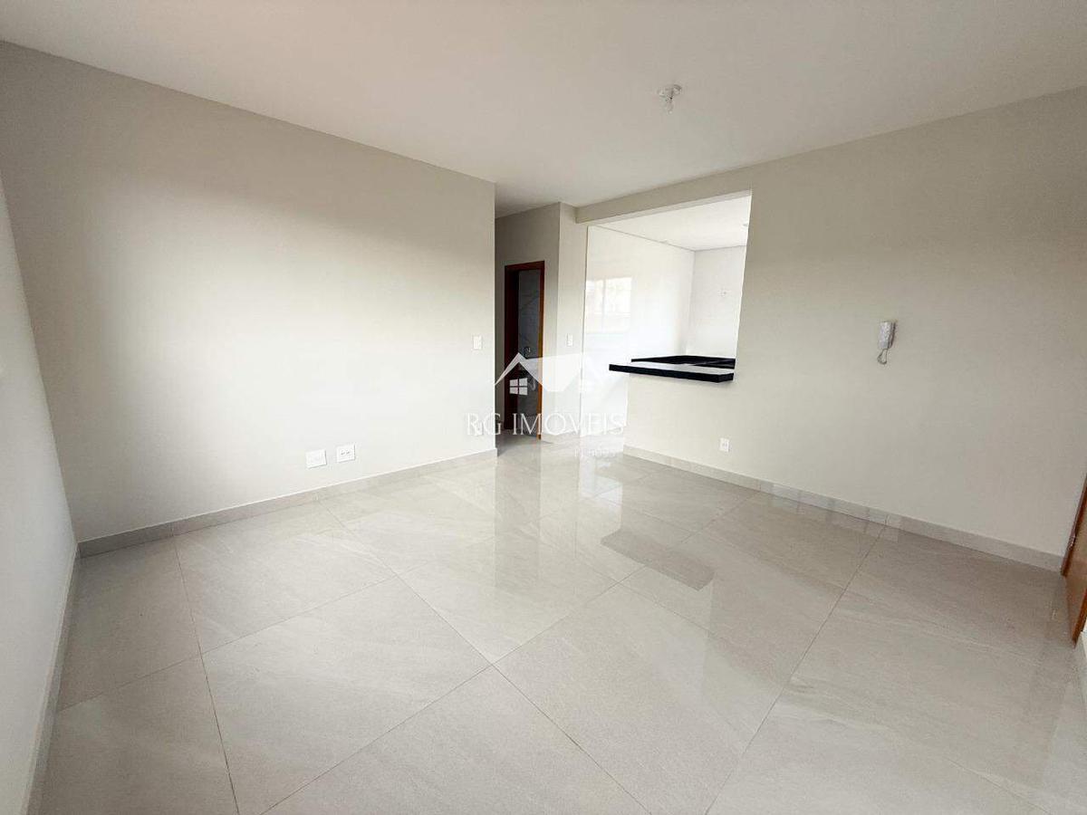 Apartamento, Barreiro, 3 Quartos, 2 Vagas, 1 Suíte