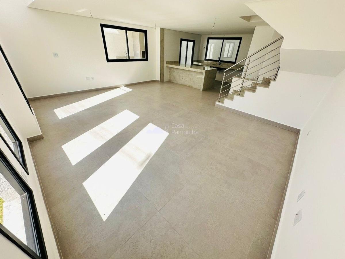 Casa, Planalto, 3 Quartos, 4 Vagas, 3 Suítes