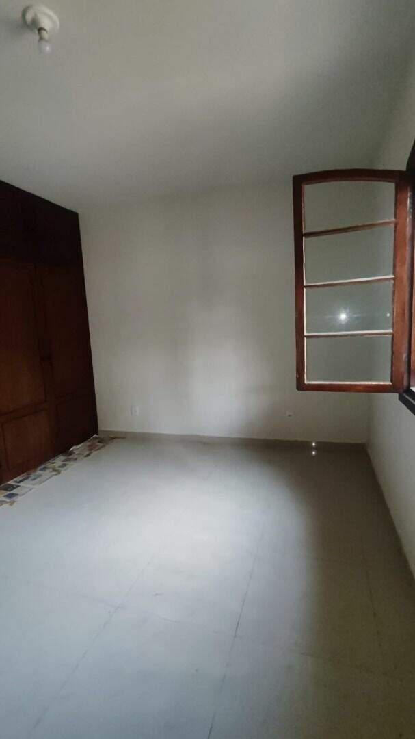 Casa, Centro, 4 Quartos, 5 Vagas, 1 Suíte