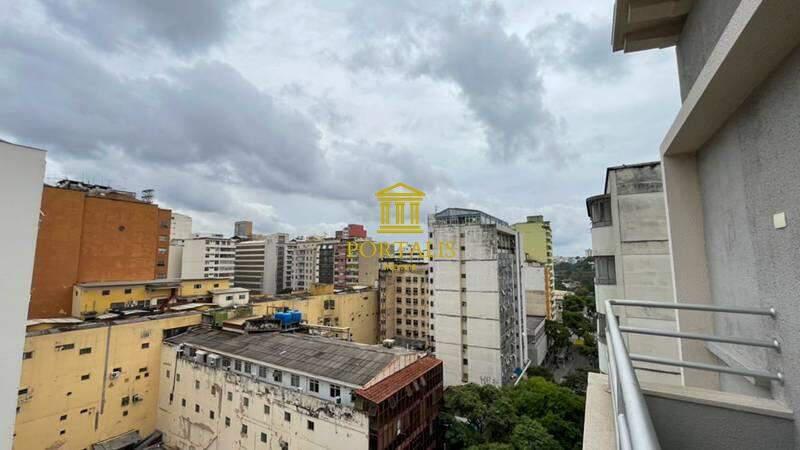 Cobertura, Centro, 2 Quartos, 0 Vaga, 4 Suítes