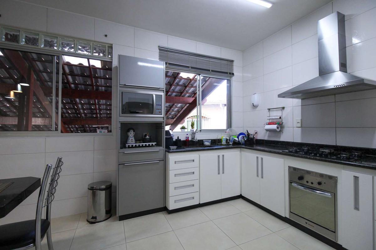 Casa, Dona Clara, 3 Quartos, 4 Vagas, 1 Suíte