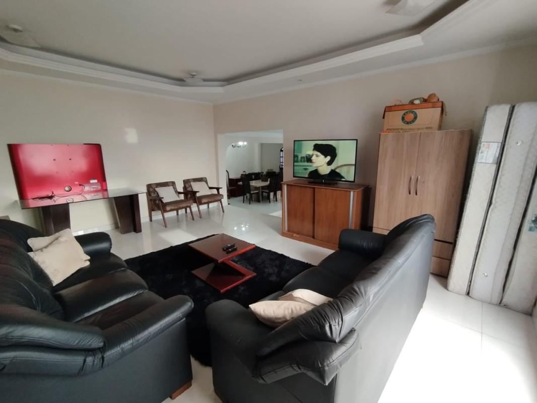 Casa, Castelo, 3 Quartos, 4 Vagas, 1 Suíte