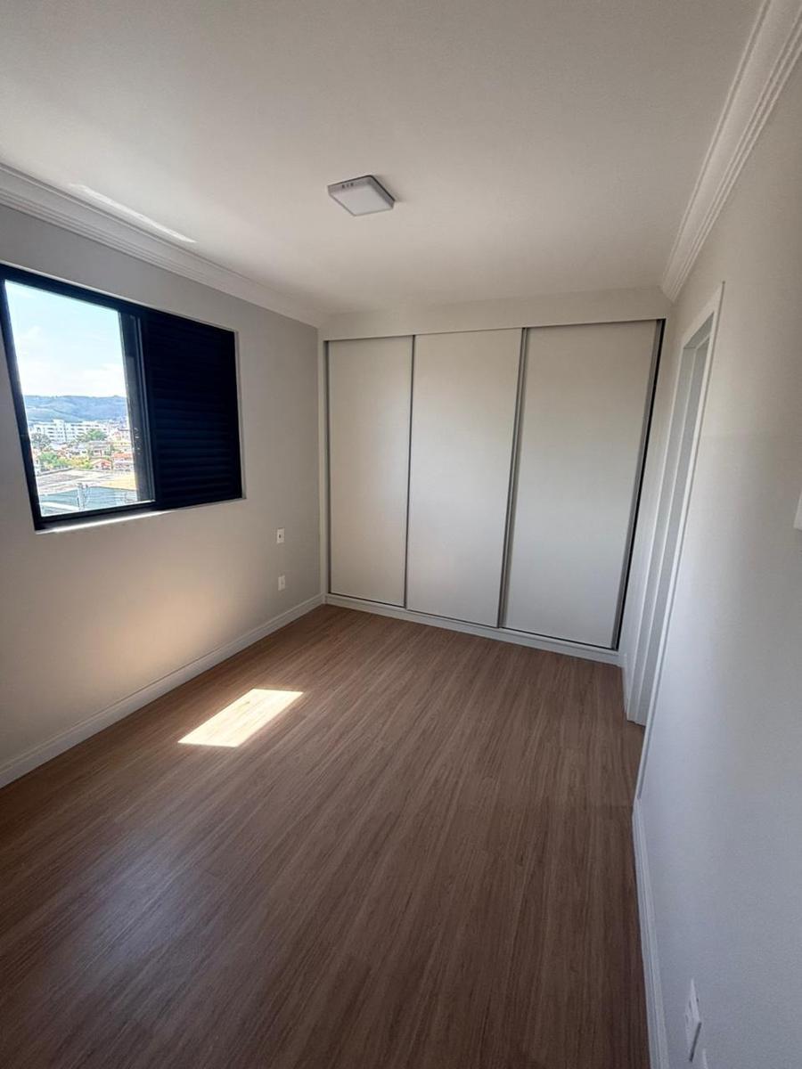 Apartamento, Sagrada Família, 2 Quartos, 2 Vagas