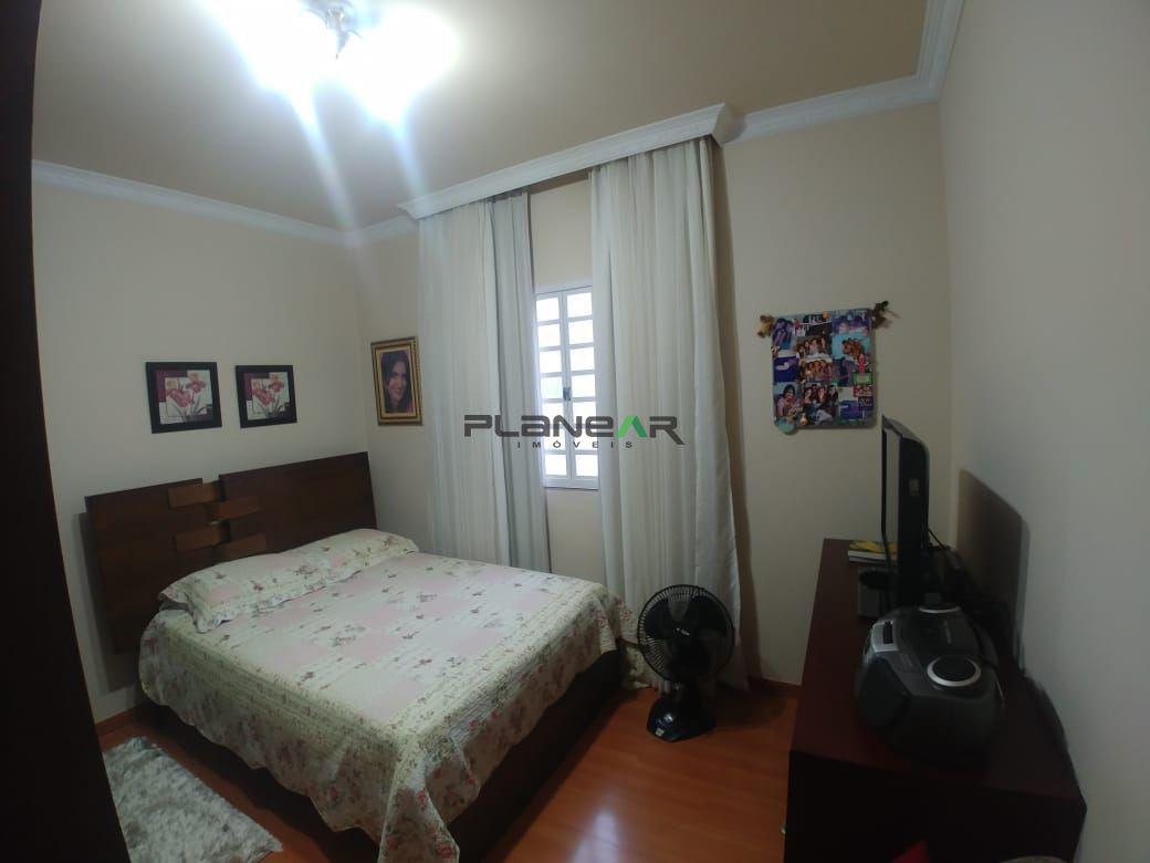 Casa, Jardim Riacho das Pedras, 3 Quartos, 2 Vagas, 1 Suíte