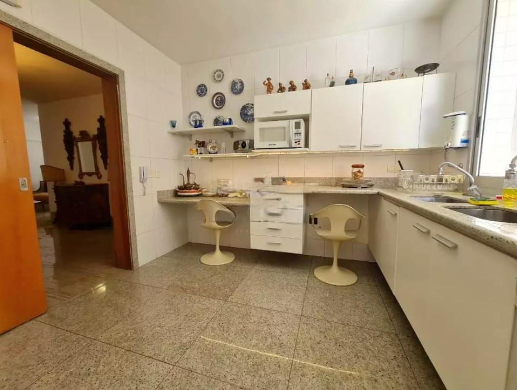 Apartamento, Funcionários, 3 Quartos, 2 Vagas, 1 Suíte