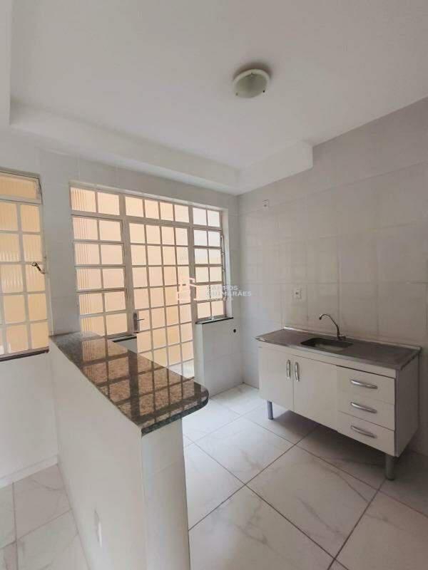 Casa, Barreiro, 2 Quartos, 1 Vaga, 2 Suítes