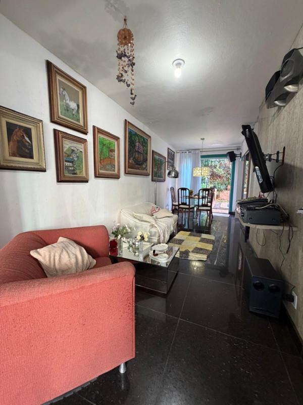 Casa, Teixeira Dias (barreiro), 3 Quartos, 2 Vagas, 1 Suíte