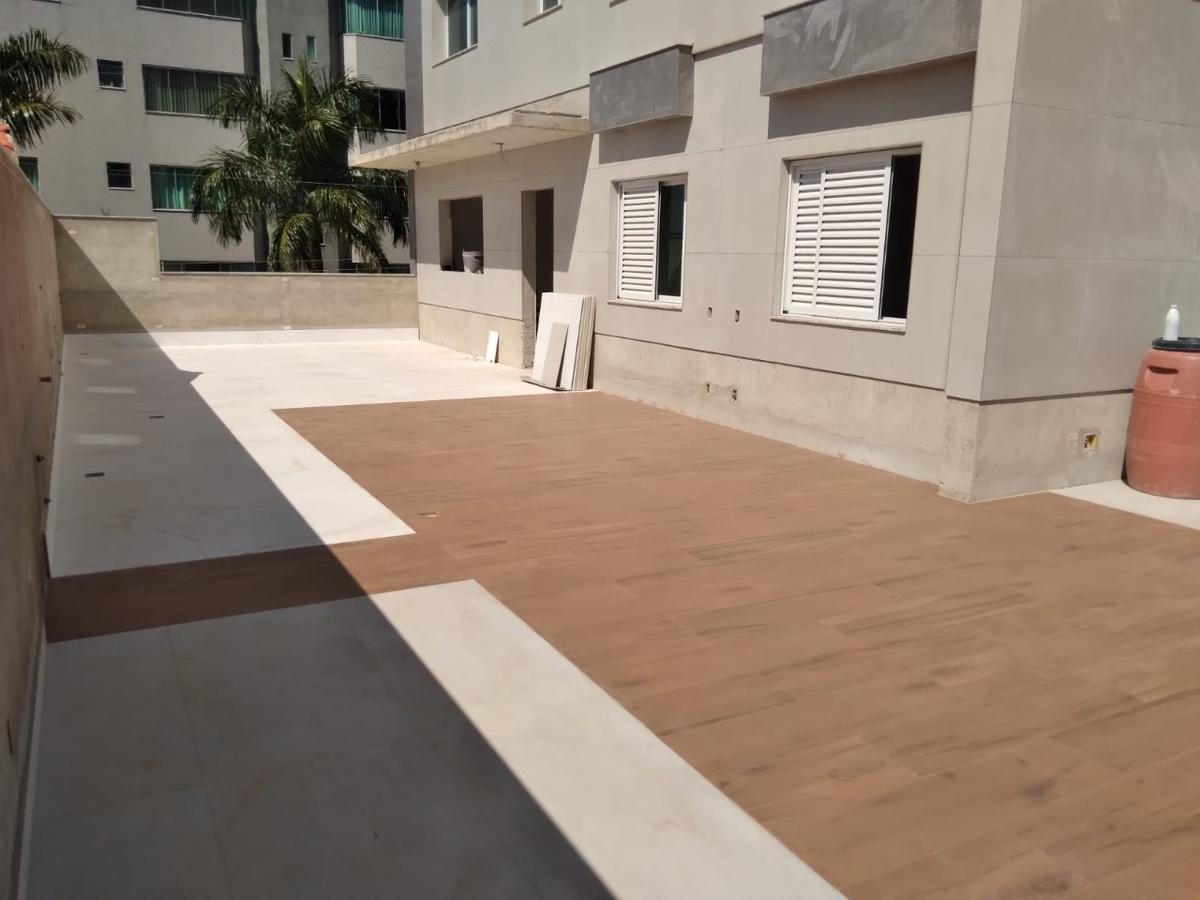 Apartamento, Barreiro, 3 Quartos, 2 Vagas, 1 Suíte