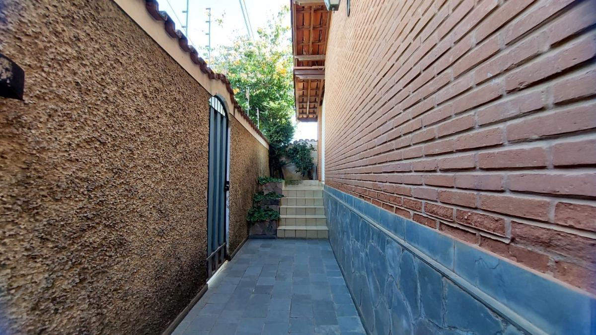 Casa, Vila Martins, 4 Quartos, 5 Vagas, 1 Suíte