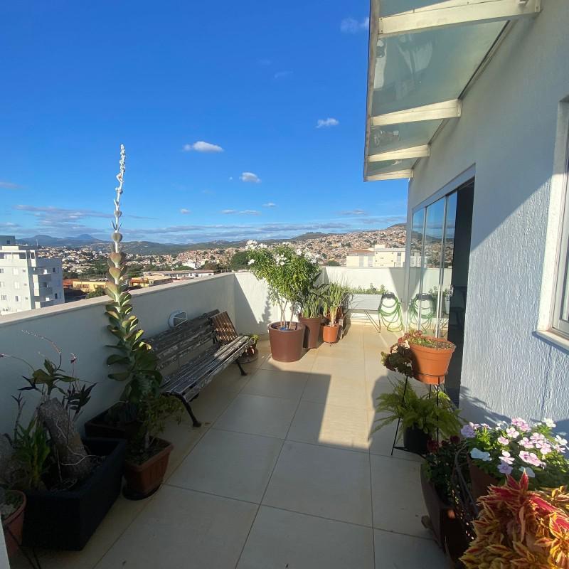 Cobertura, Esplanada, 4 Quartos, 2 Vagas, 2 Suítes