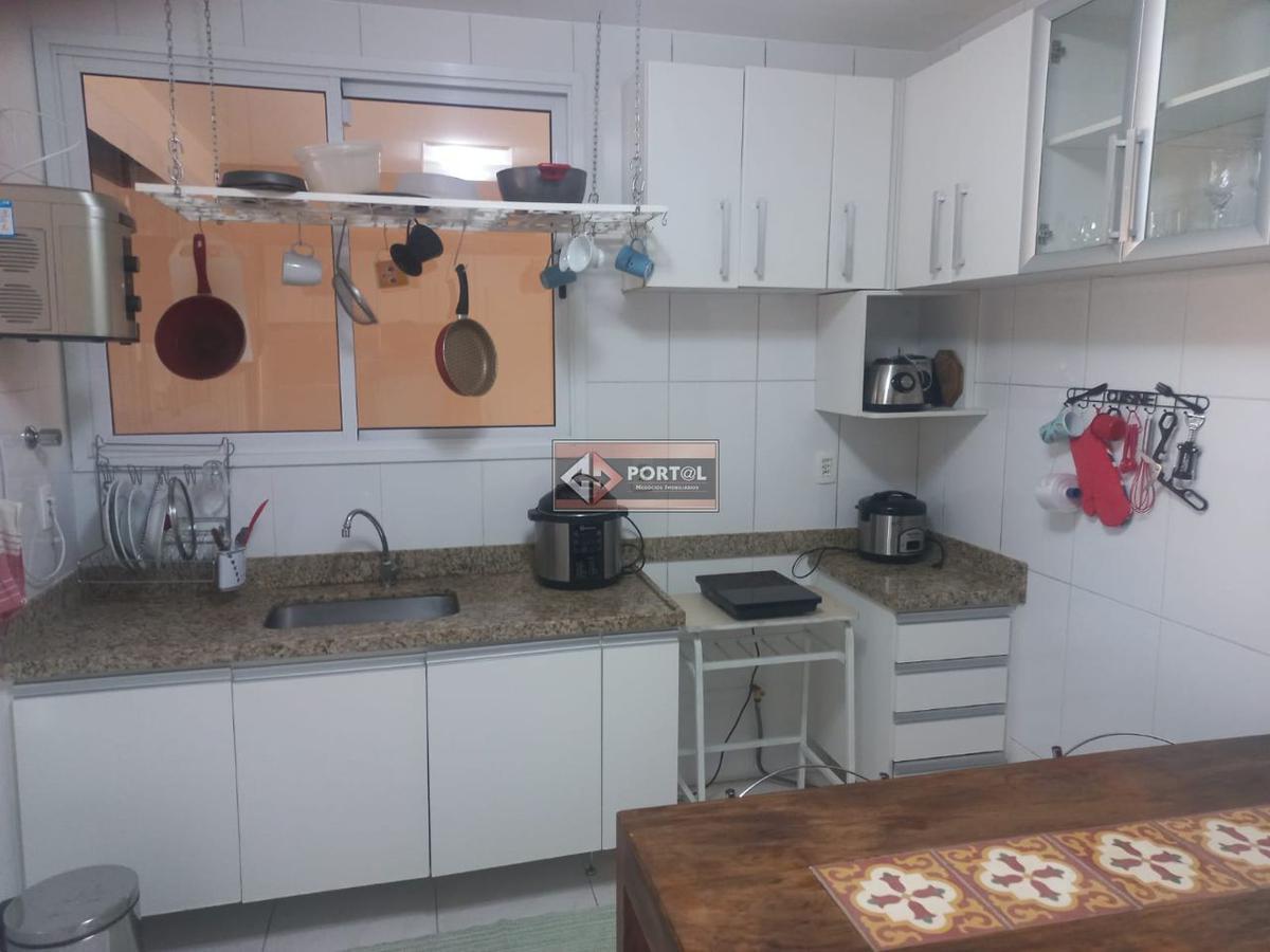 Casa, Itapoã, 3 Quartos, 4 Vagas, 1 Suíte