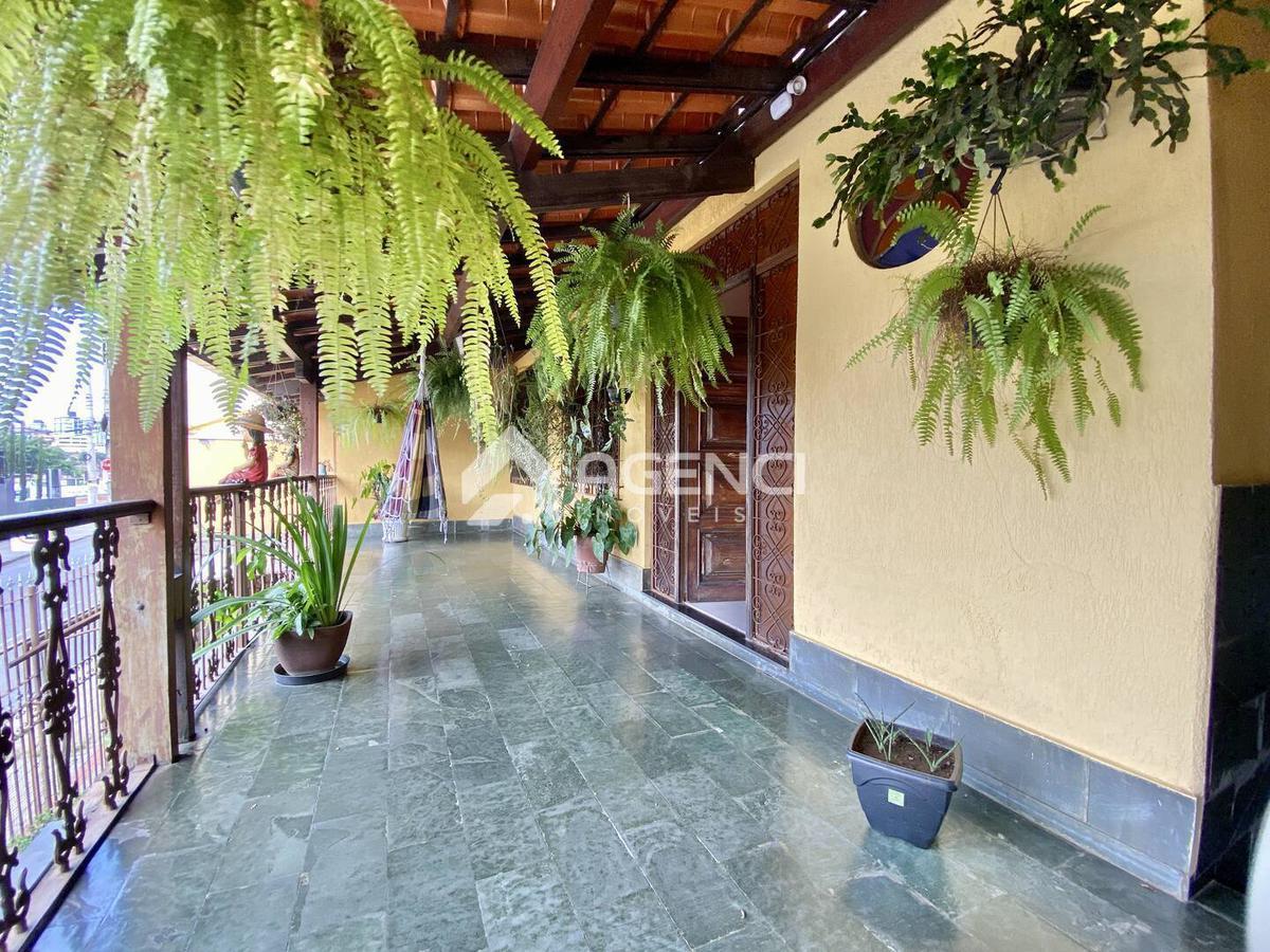 Casa, Santa Maria, 5 Quartos, 0 Vaga, 3 Suítes