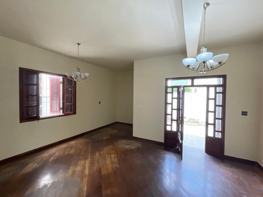 Casa, Sagrada Família, 4 Quartos, 6 Vagas, 1 Suíte