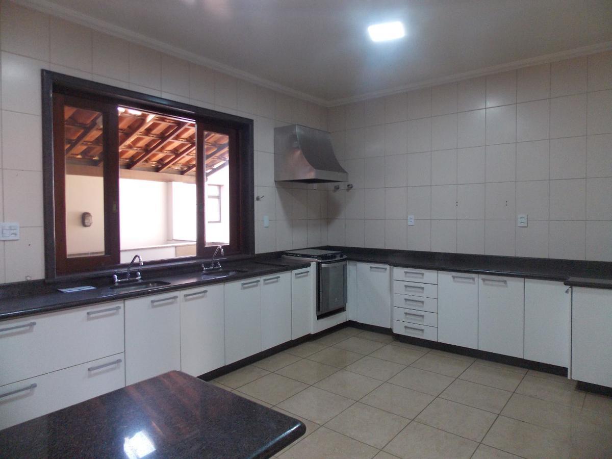 Casa, Havaí, 4 Quartos, 8 Vagas, 2 Suítes