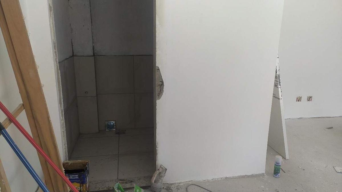 Loja, Estoril, 1 Vaga