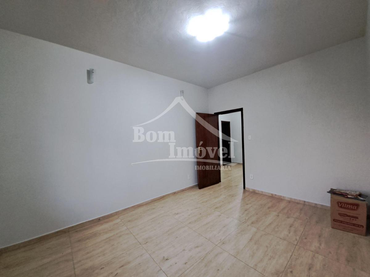 Casa, Centro, 3 Quartos, 0 Vaga, 1 Suíte