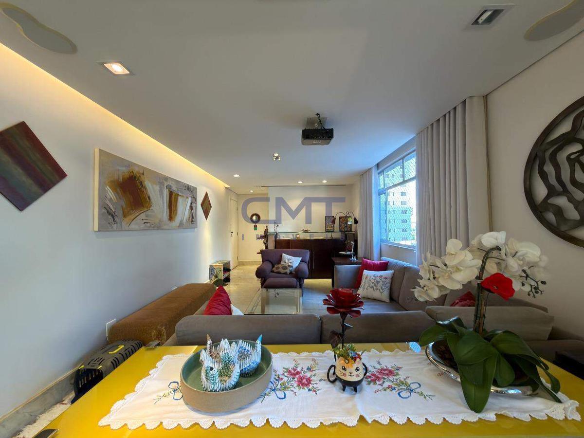 Apartamento, Funcionários, 4 Quartos, 2 Vagas, 2 Suítes