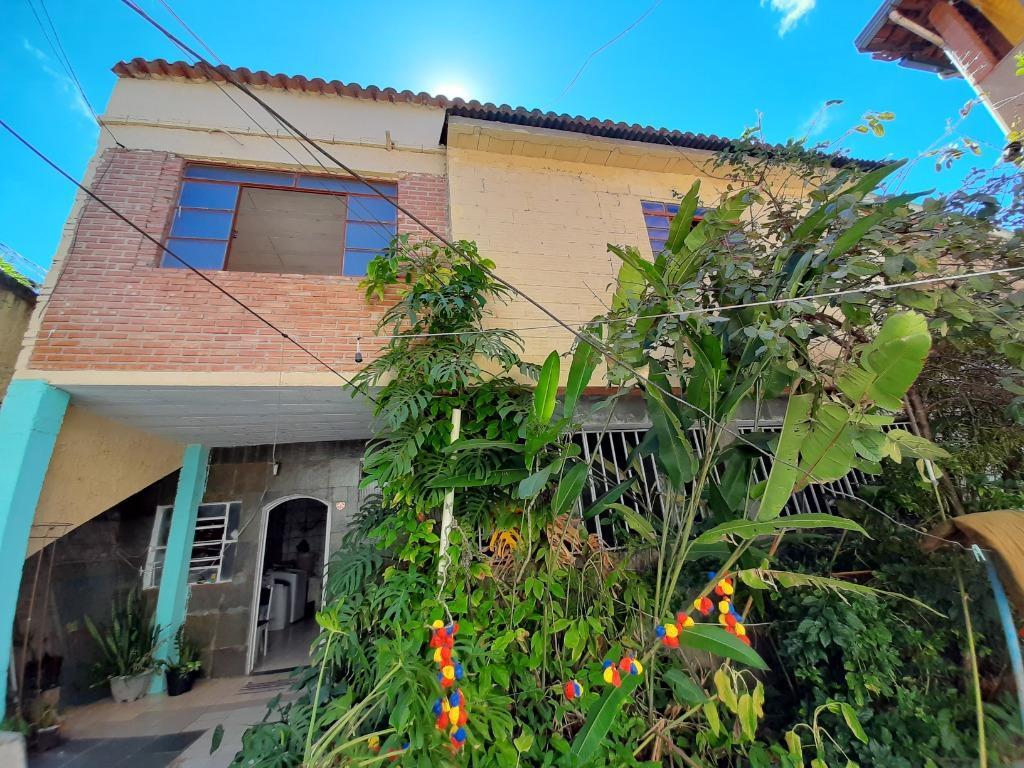 Casa, Centro, 4 Quartos, 0 Vaga, 1 Suíte