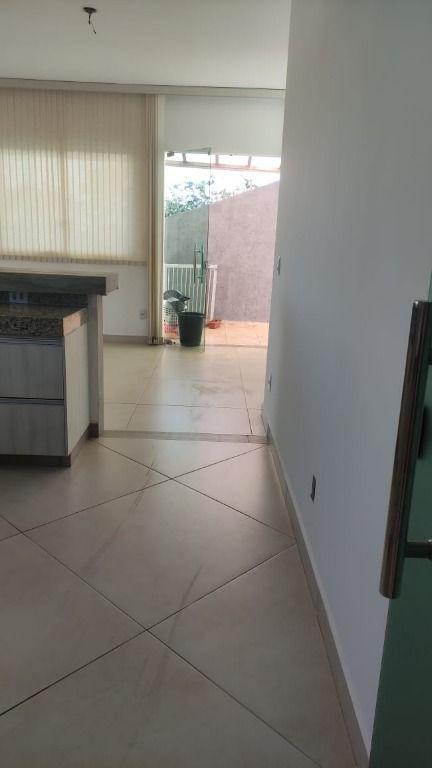 Casa, Shalimar, 3 Quartos, 0 Vaga