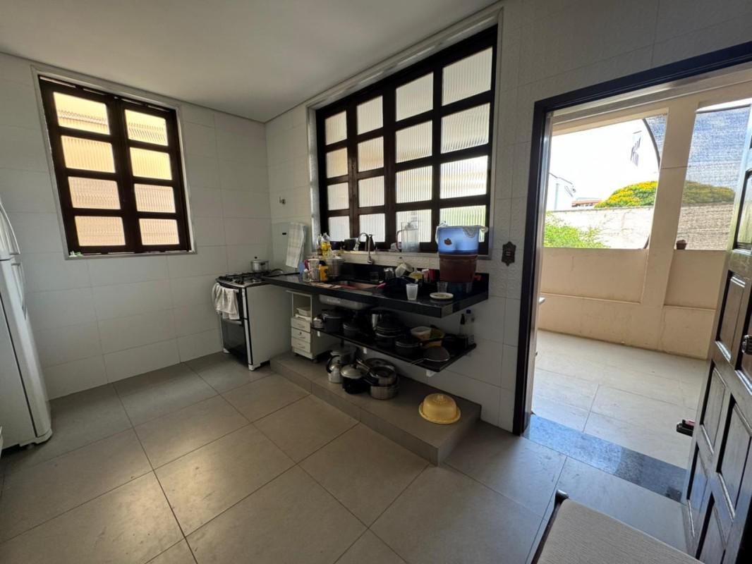 Casa, Paquetá, 3 Quartos, 3 Vagas, 2 Suítes