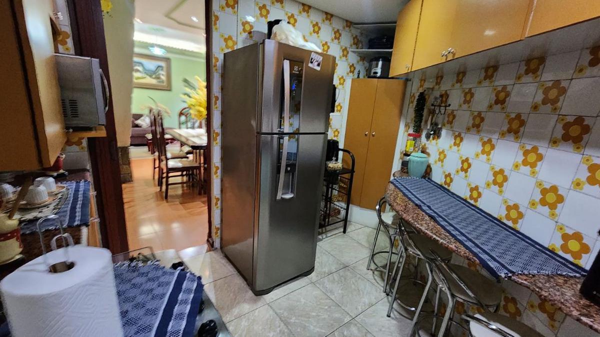 Casa, Sagrada Família, 8 Quartos, 3 Vagas, 3 Suítes