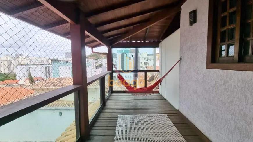 Casa, Castelo, 3 Quartos, 2 Vagas, 1 Suíte