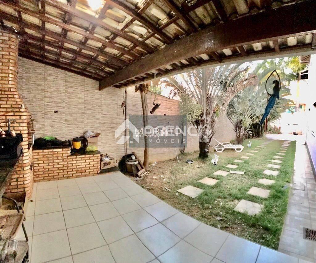 Casa, Cabral, 5 Quartos, 0 Vaga, 1 Suíte