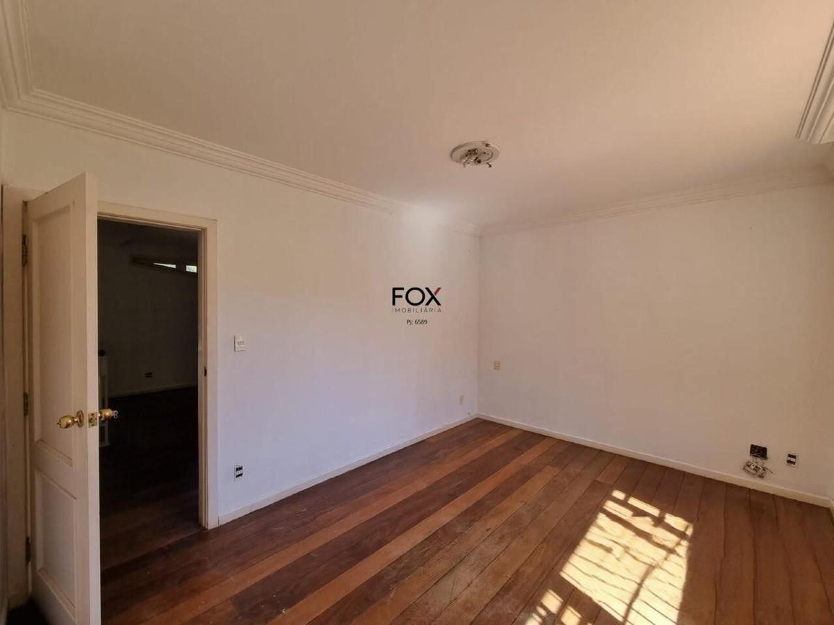 Casa, Estoril, 6 Quartos, 3 Vagas, 1 Suíte