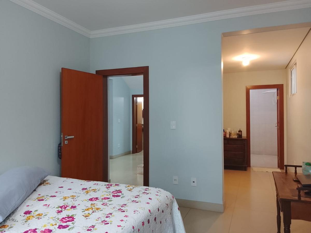 Casa, Trevo, 7 Quartos, 8 Vagas, 3 Suítes