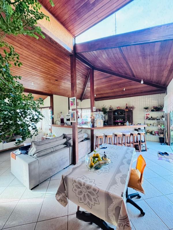 Casa, Serra dos Bandeirantes, 4 Quartos, 2 Vagas, 1 Suíte