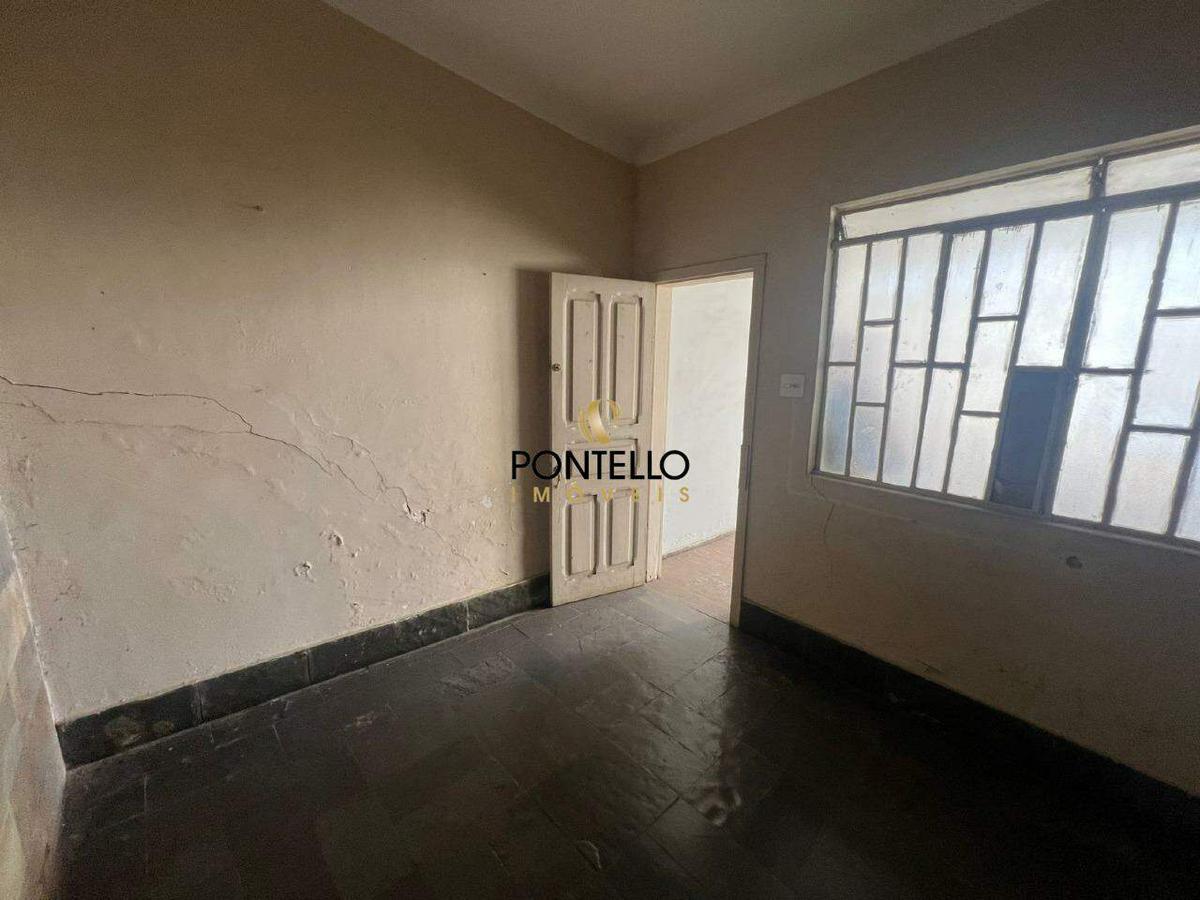 Casa, Centro, 4 Quartos, 2 Vagas, 1 Suíte