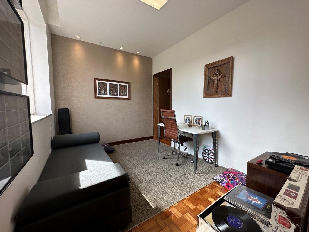 Casa, Floresta, 3 Quartos, 1 Vaga, 3 Suítes