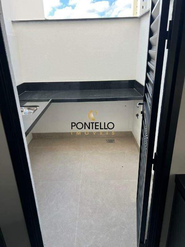 Casa, Buritis, 2 Quartos, 2 Vagas, 2 Suítes