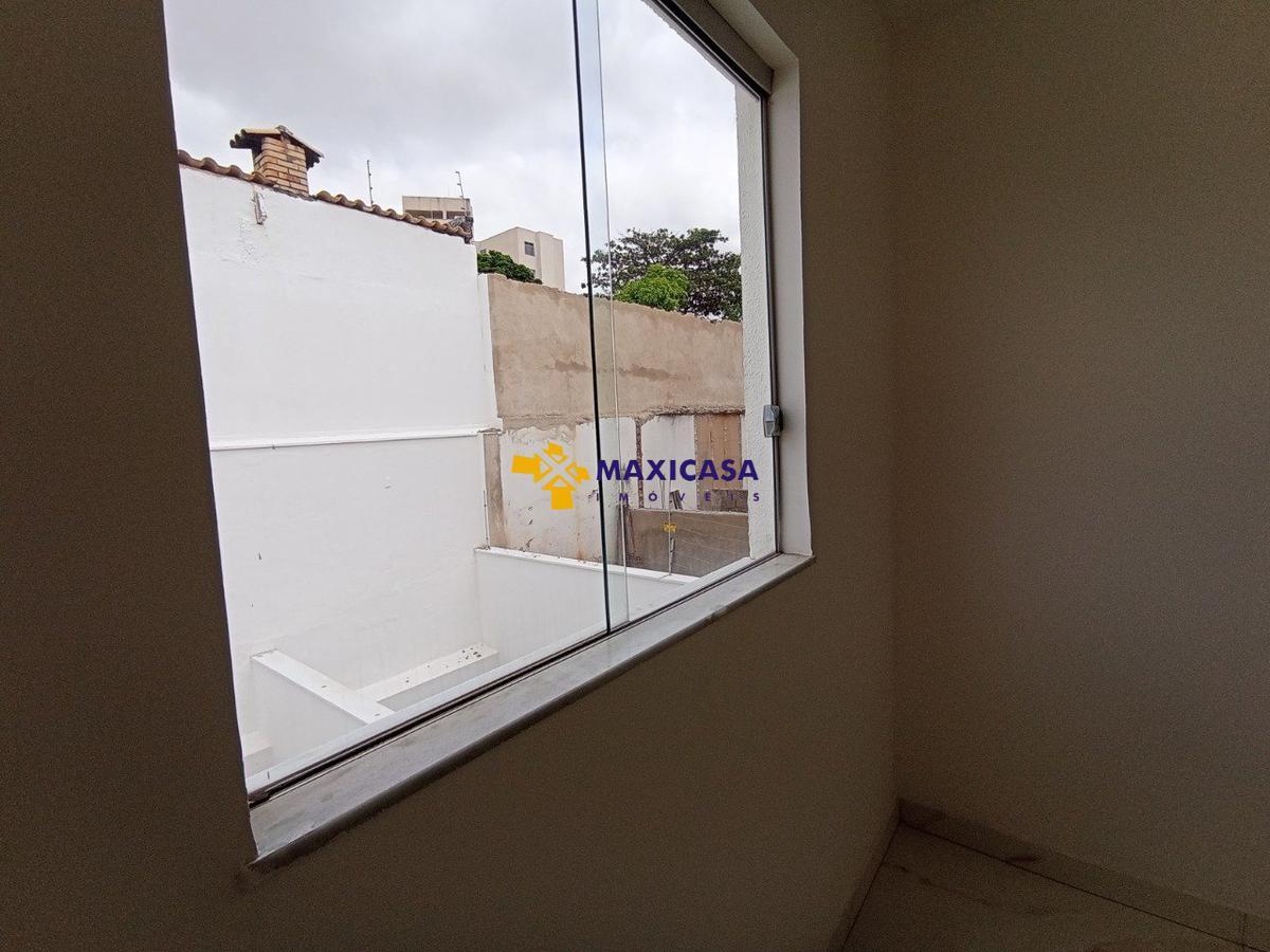 Casa, Santa Branca, 2 Quartos, 2 Vagas, 2 Suítes