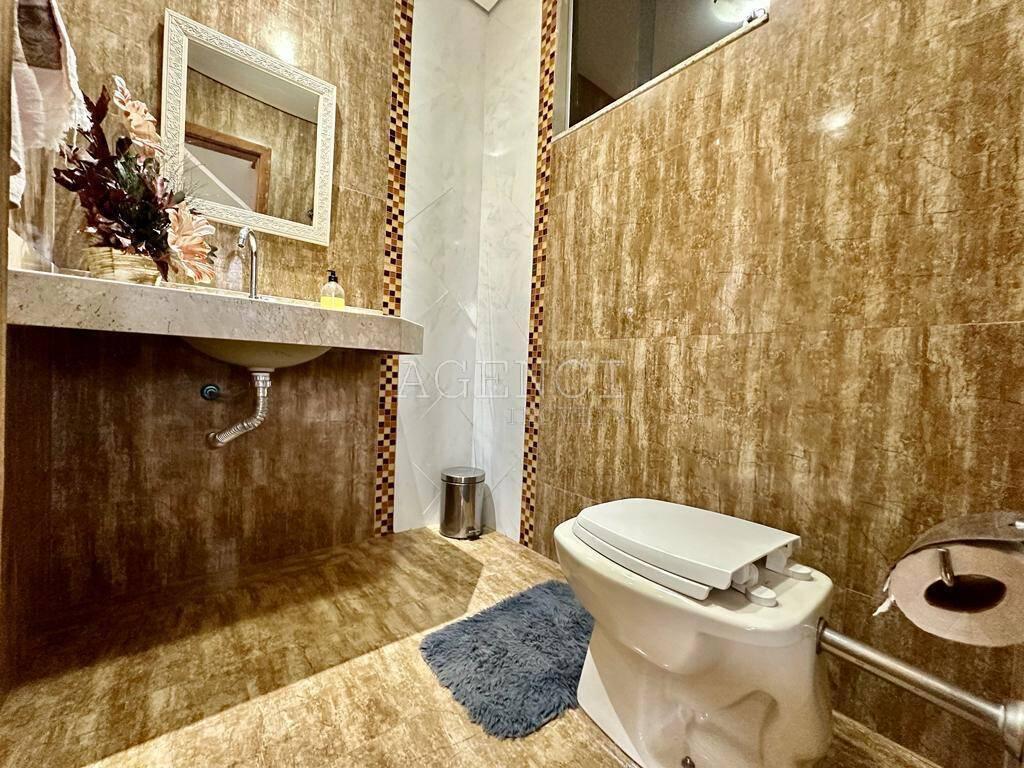 Casa, Cabral, 4 Quartos, 0 Vaga, 1 Suíte