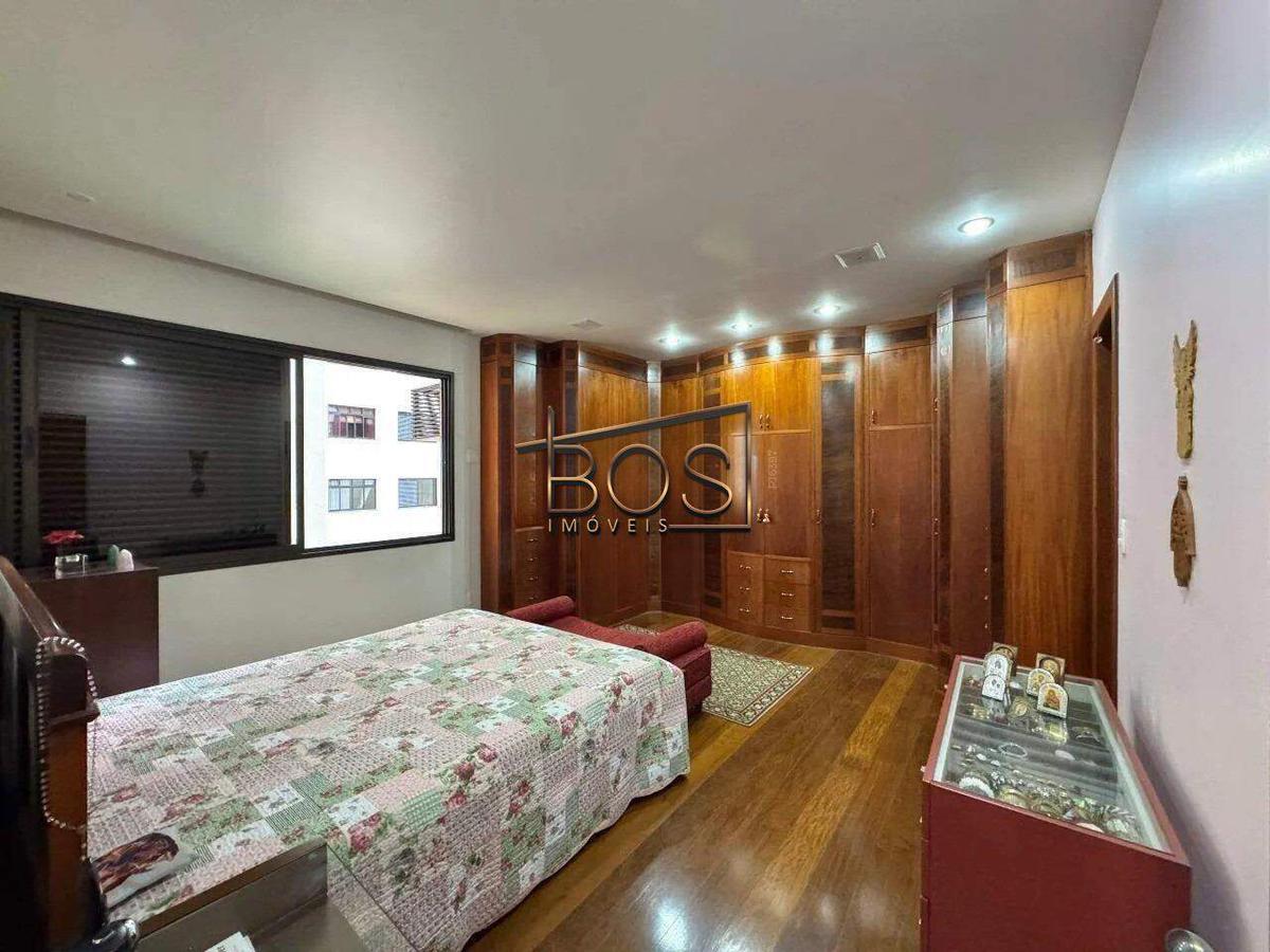 Apartamento, Funcionários, 4 Quartos, 4 Vagas, 2 Suítes