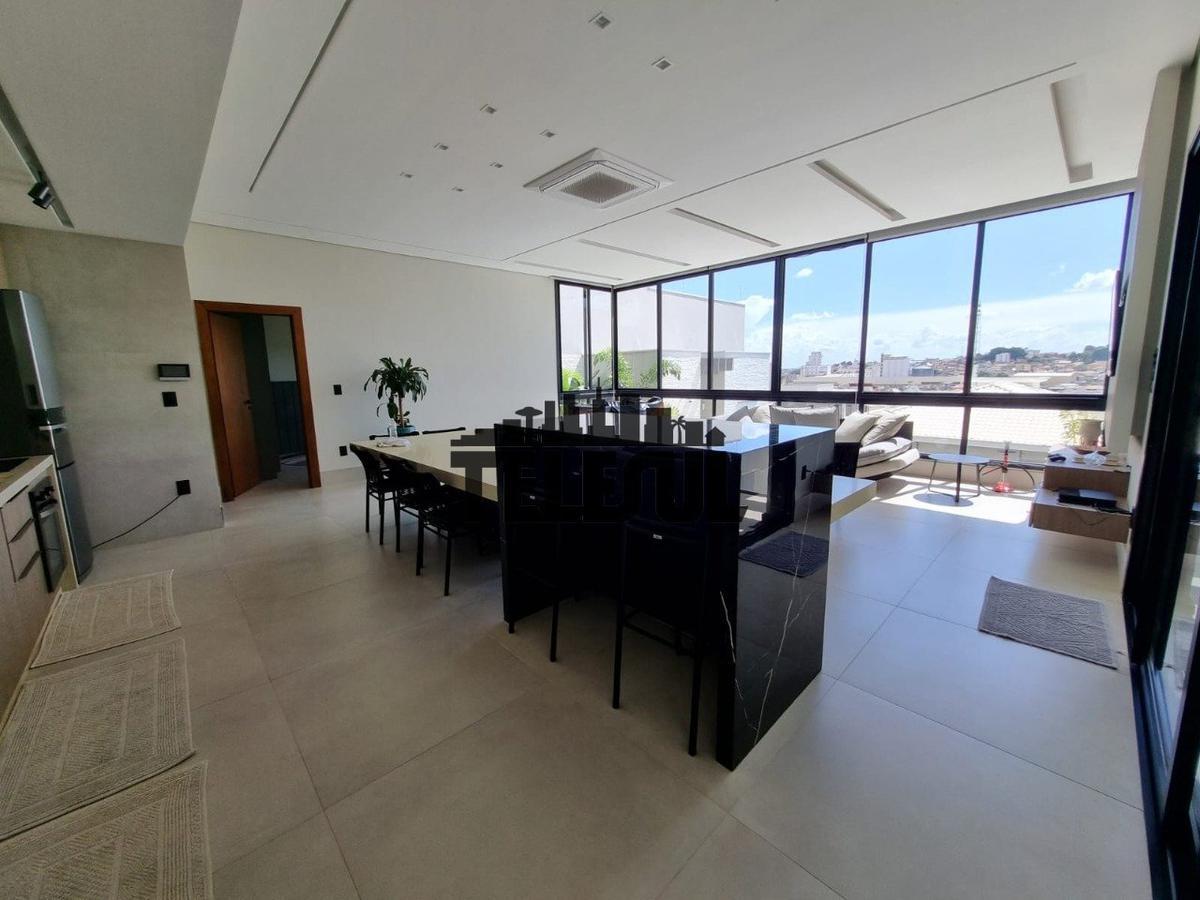 Casa, Jardim Europa, 3 Quartos, 6 Vagas, 2 Suítes