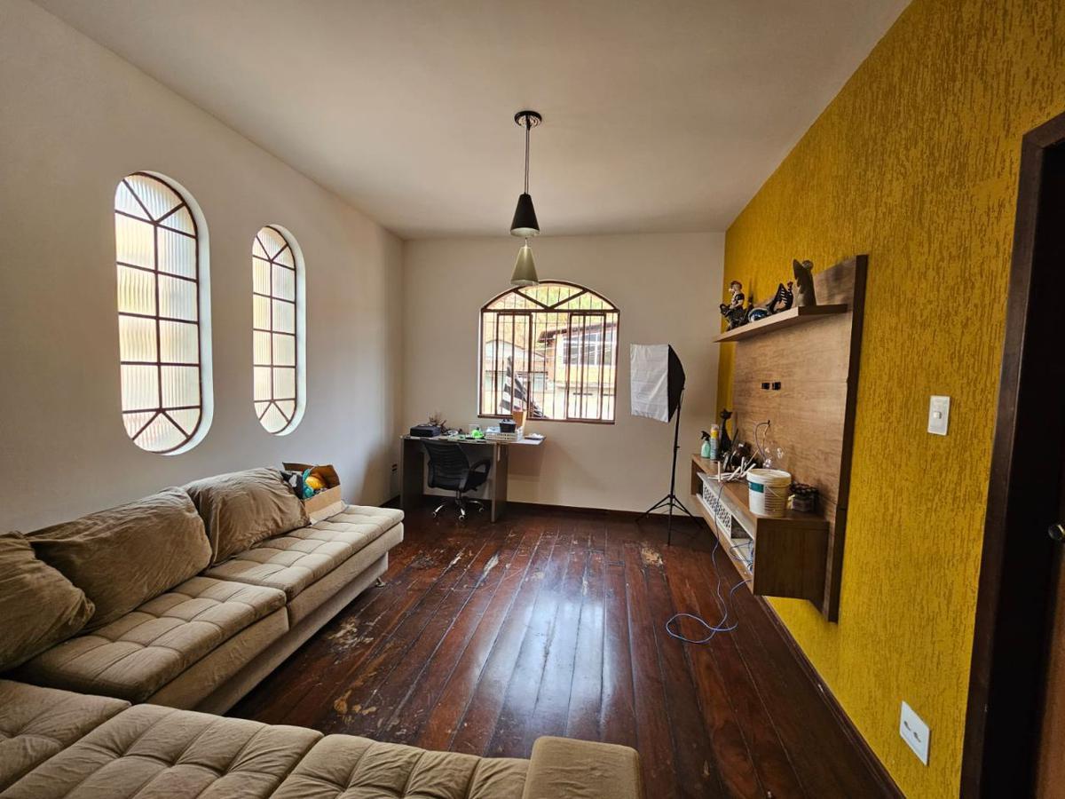 Casa, Santa Cruz, 4 Quartos, 4 Vagas, 1 Suíte