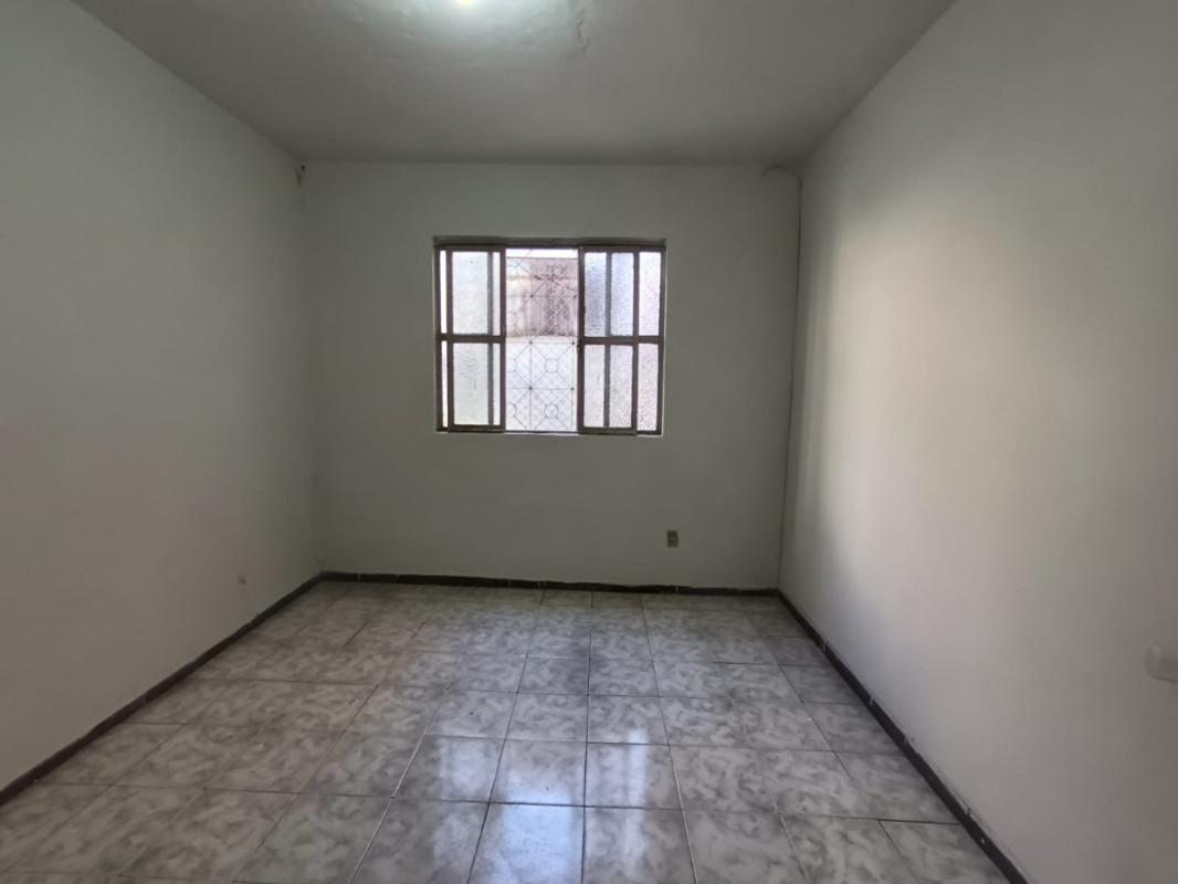 Casa, Sagrada Família, 1 Quarto, 0 Vaga