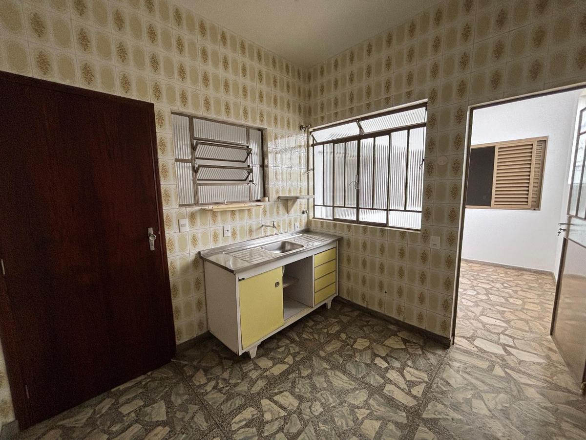 Casa, Centro, 3 Quartos, 5 Vagas, 1 Suíte