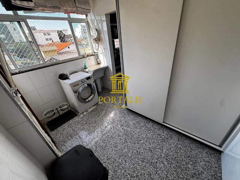 Apartamento, Sagrada Família, 3 Quartos, 2 Vagas, 1 Suíte
