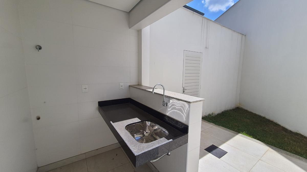 Casa, Centro, 3 Quartos, 2 Vagas, 1 Suíte