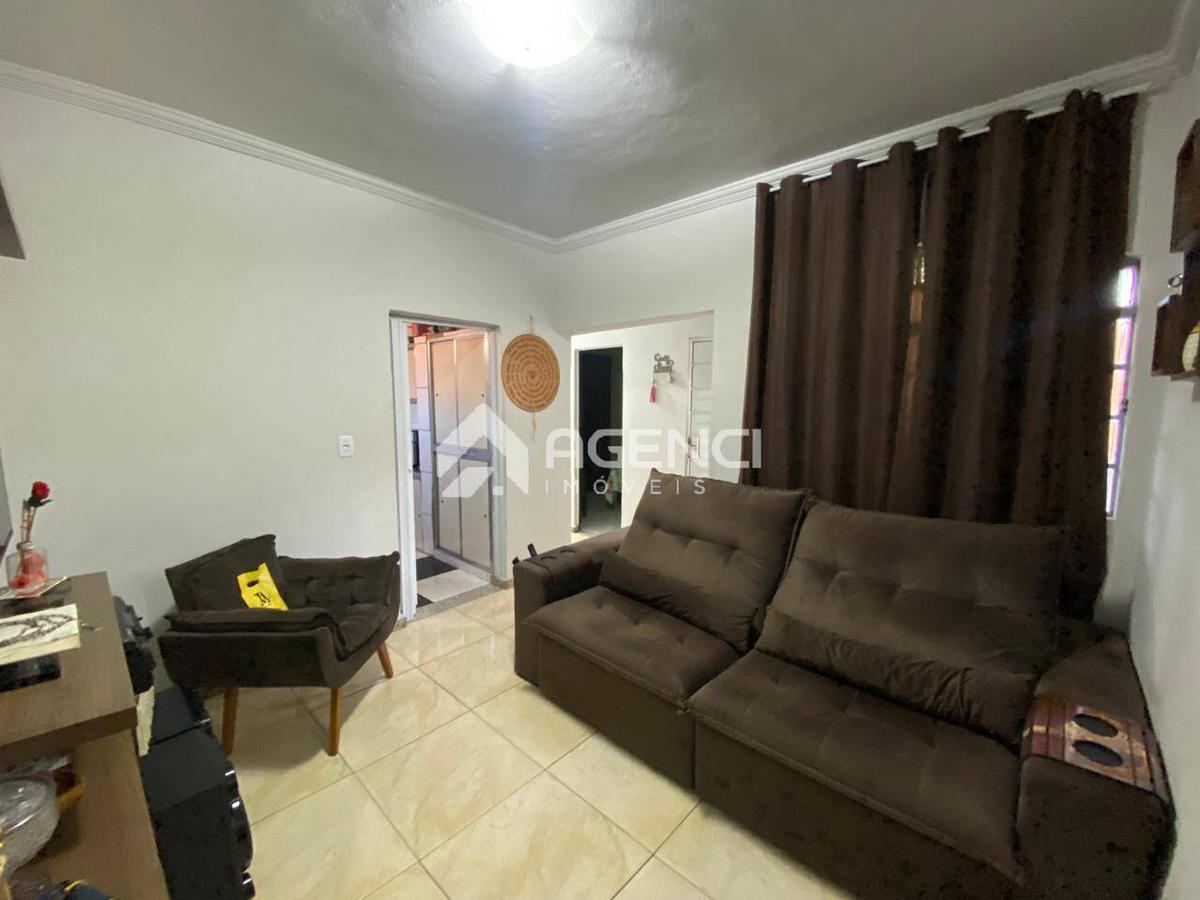 Casa, Santa Maria, 3 Quartos, 0 Vaga, 1 Suíte