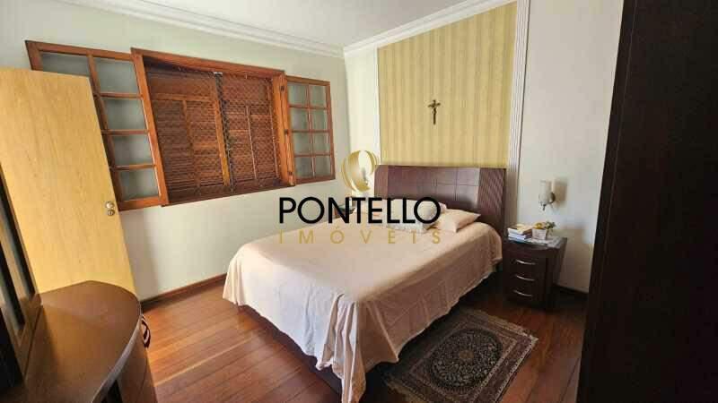 Casa, Castelo, 5 Quartos, 4 Vagas, 1 Suíte