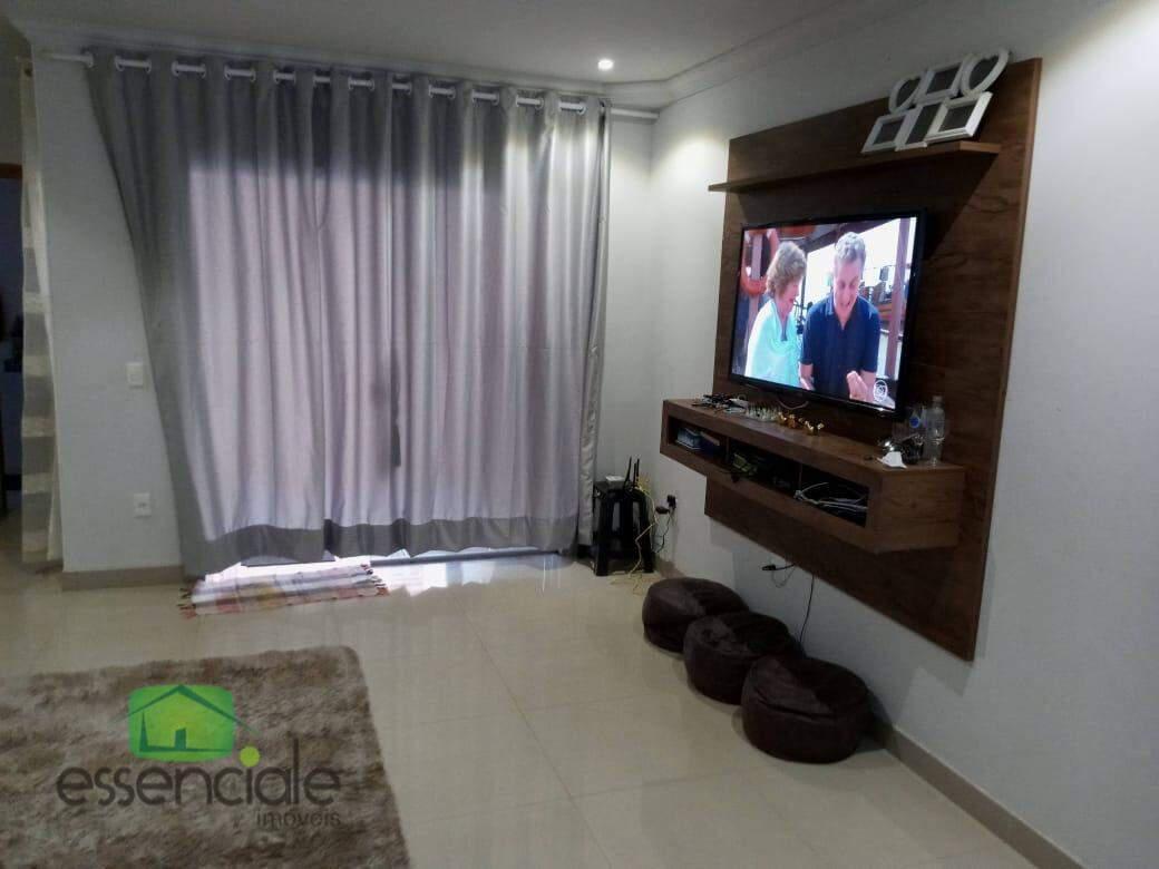 Casa, Industrial, 3 Quartos, 2 Vagas, 1 Suíte