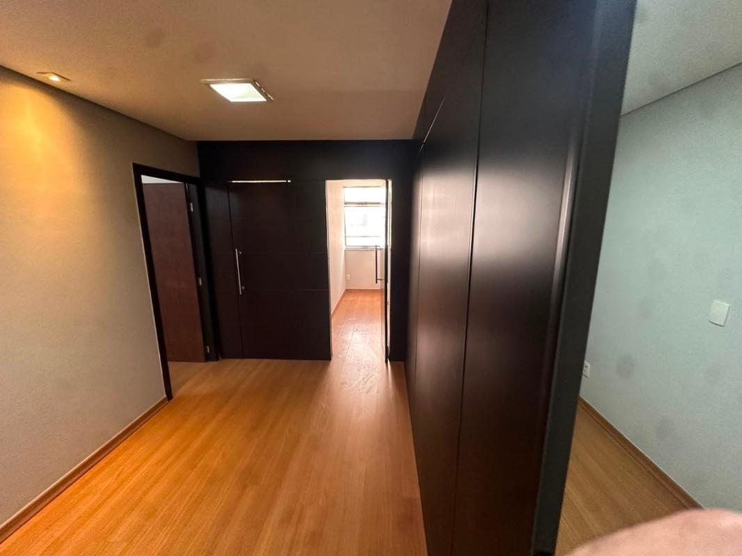 Sala, Centro, 0 Quarto, 1 Vaga