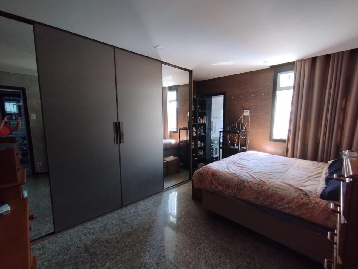 Casa, Sagrada Família, 4 Quartos, 5 Vagas, 1 Suíte